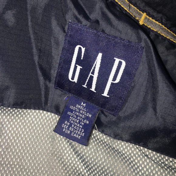 gap rain mac